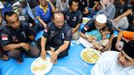 Agus Yudhoyono Susuri Ciliwung dan Makan Nasi Kebuli Bareng Warga