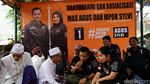 Agus Yudhoyono Susuri Ciliwung dan Makan Nasi Kebuli Bareng Warga