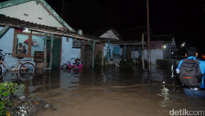 Jombang Kembali Dilanda Banjir, Jalur Surabaya-Kediri Sempat Terputus