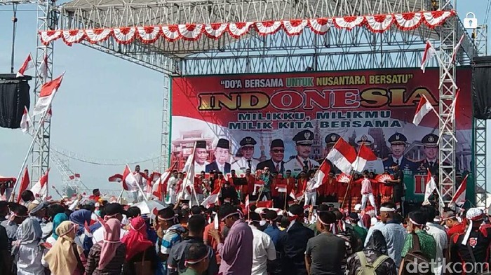 Flypass Sukhoi Meriahkan Apel Nusantara Bersatu di Makassar