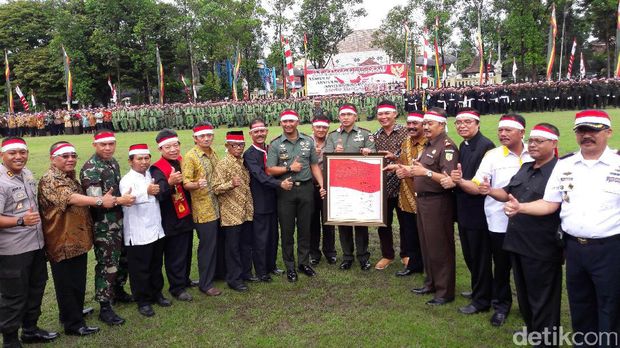 Ribuan Warga Solo Kirab Nusantara Bersatu