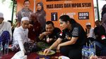Agus Yudhoyono Susuri Ciliwung dan Makan Nasi Kebuli Bareng Warga