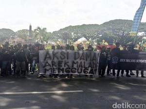 Suporter Turun ke Jalan, Tuntut Kejelasan Status Arema Indonesia