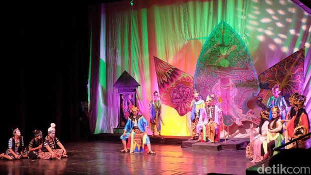 Kisah 'Dawala dan Hilangnya Jimat Kalimasada' di Panggung FTJ 2016