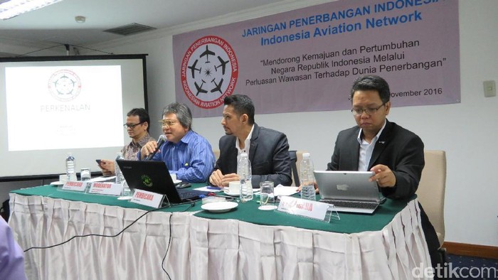 Perlu Aturan Ketat di Jalur Penerbangan Papua yang Rawan