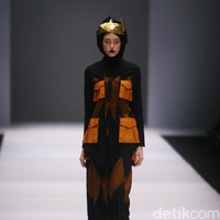 Koleksi Hannie Hananto mengangkat tema Wajik dan Garis di Jakarta Fashion Week 2017. Senayan City. Jakarta. [Foto: Mohammad Abduh/Wolipop]