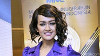 Kalau bisa menyumbang suara di Pilkada lalu, Jupe yang kini terbaring sakit akan memilih Ahok. Ahok pun kerap menjenguk Jupe di rumah sakit. Foto: Noel/detikHOT