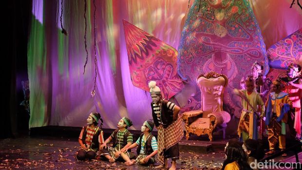 Kisah 'Dawala dan Hilangnya Jimat Kalimasada' di Panggung FTJ 2016