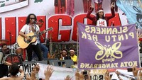Aksi Slank ini menutup acara Apel nasional Nusantara Bersatu di Monas.