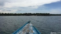 Menyeberang ke Pulau Gusung. Di sana ada Pantai Liang Kareta yang juga indah (Esty/detikTravel)