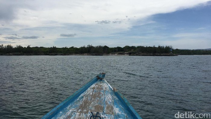 Pantai Sunari dan Pantai Liang Kareta di Kepulauan Selayar