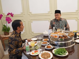 Jokowi: Konsolidasi Tak Cuma ke Parpol, tapi Juga ke Nelayan dan Buruh