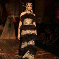 koleksi terbaru Sebastian Gunawan dan Cristina Panarese yang mengusung tema La Divina Marchesa di Ballroom Hotel Mulia. Senayan. Jakarta. [Foto: Mohammad Abduh/Wolipop]