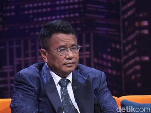 Hotman Paris: Tidak Ada Pesta Liar dan Masukkan Uang ke Bra!
