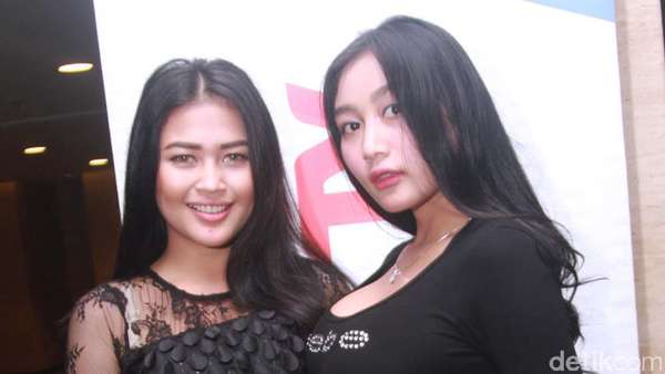 Hitam Ketat Duo Serigala Hitam Ketat Duo Serigala