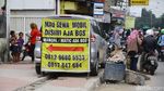 Parkir Liar Rebut Hak Pejalan Kaki di Jalan Dewi Sartika