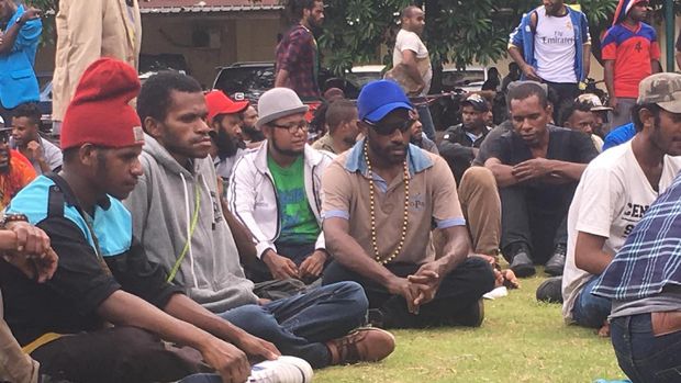 Terobos Barikade Polisi di HI, Ratusan Mahasiswa Papua Dibawa ke Polda