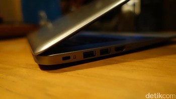 Jeroannya terdiri dari prosesor Intel Celeron, RAM 4 GB dan memori internal 32 GB. Foto: Adi Fida Rachman/detikINET