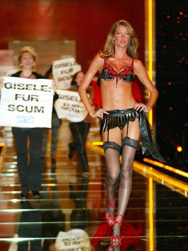 Seperti Ini Bedanya Show Victoria's Secret di Tahun 90-an dan Era Millennial