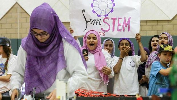 Menang Kompetisi Robot Jadi Cara Remaja AS Protes ke Donald Trump