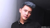 Ia biasa tak pernah tampil senyentrik ini. Pool/Gus Mun/detikFoto.