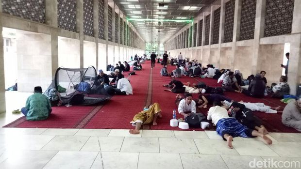  Para peserta aksi dan relawan aksi damai 2 Desember di Masjid Istiqlal, Kamis (1/12/2016)