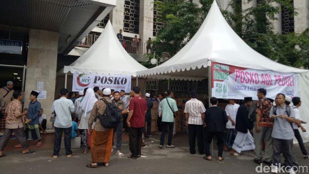  Para peserta aksi dan relawan aksi damai 2 Desember di Masjid Istiqlal, Kamis (1/12/2016)