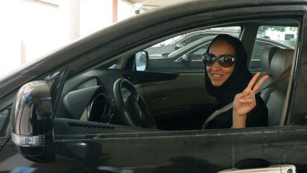 Aktivis Saudi Manal Al Sharif berusaha agar wanita diperbolehkan nyetir di Arab Saudi