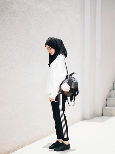 Foto: Firaa Assagaf, Fotografer Cantik & Stylish Penyuka Gaya Hijab Simpel
