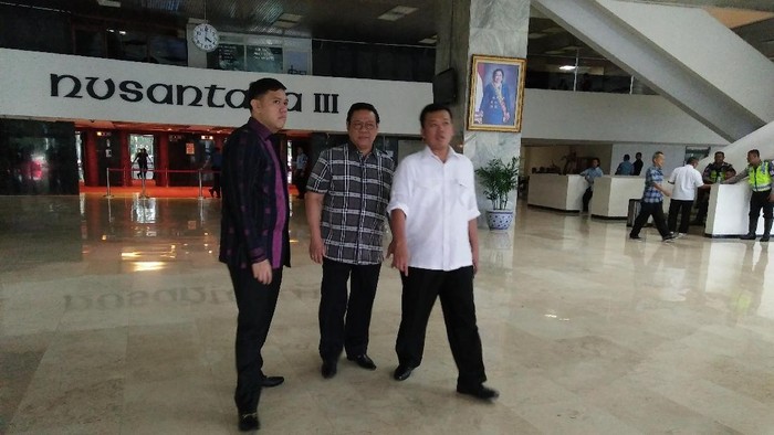 Sehari Jadi Ketua DPR Lagi, Novanto Ditemui Agung Laksono