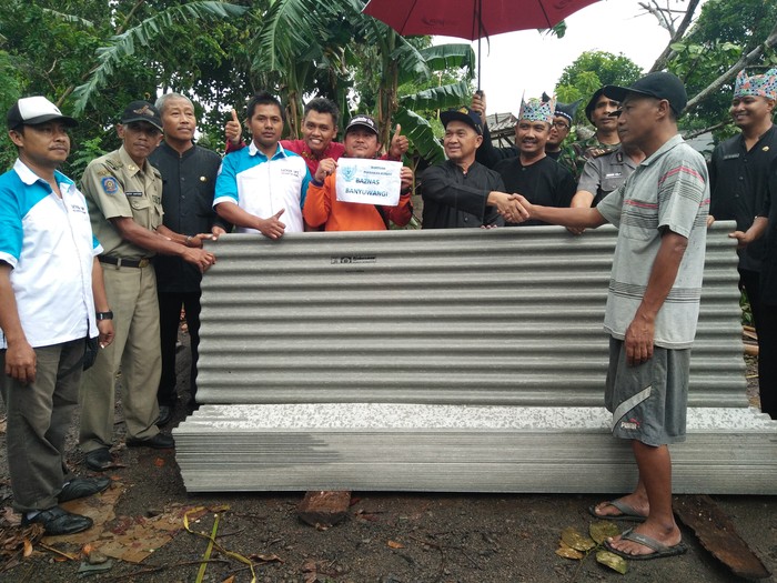 Plt Sekda Kabupaten Banyuwangi Tinjau Korban Puting Beliung