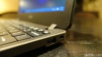 Dibuat dengan standar Military Grade Protection yang dilengkapi rubber strip untuk melindungi notebook ketika terbentur atau jatuh. Foto: Adi Fida Rachman/detikINET