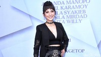 Begini penampilan Kirana kala menghadiri penghargaan sebuah stasiun TV, Rabu (30/11). Pool/Noel/detikFoto.