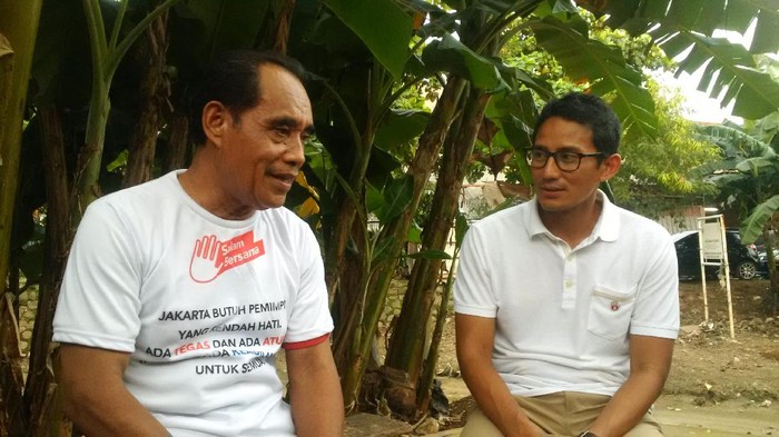 Kampanye di Pinggir Kali, Sandiaga Janjikan Jembatan Cinta