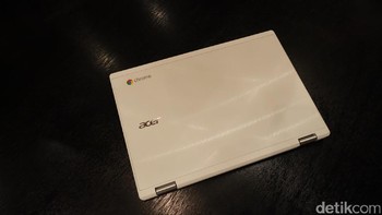 Covernya punya tekstur nano-print agar terlihat stylish sekaligus memberikan ketahanan tehadap benturan dan dapat menahan beban. Foto: Adi Fida Rachman/detikINET