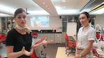 Potret Kelas Make Up Pramugari Emirates