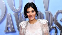 Putri Jamal Mirdad dan Lydia Kandou itu mengembangkan senyum. Pool/Noel/detikFoto.