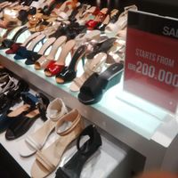 sandal hingga wedges vnc diskon sai setengah harga di sandal hingga wedges vnc diskon sai setengah harga di