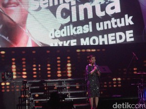 Konser Penuh Cinta untuk Mike Mohede