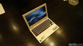 Layarnya sendiri berukuran 11,6 inch. Foto: Adi Fida Rachman/detikINET