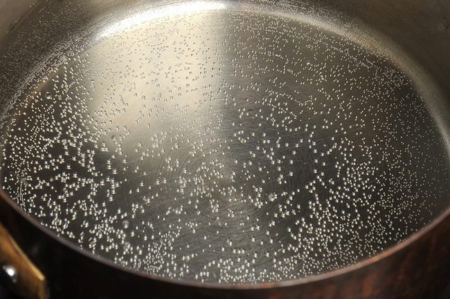 4 Langkah Mudah Bikin Poached Egg Mulus a la Jamie Oliver - Halaman 3