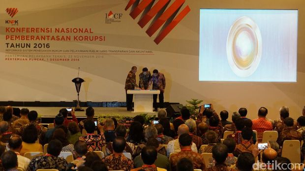  Presiden Jokowi dalam pembukaan Konferensi Nasional Pemberantasan Korupsi di Balai Kartini, Kamis (1/12/2016)