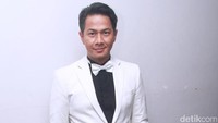 Bagaimana menurut Anda gaya necisnya kali ini? Pool/Gus Mun/detikFoto.