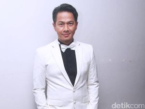 Delon Tegaskan Tak Pernah Pacaran dan Punya Anak dari Putri Juby
