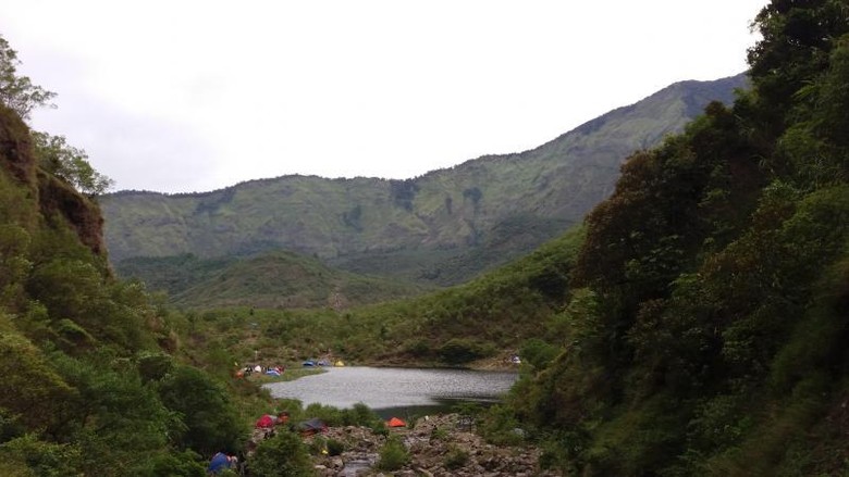Danau Tanralili Danau di kaki Gunung Bawakaraeng