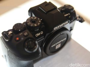 Melongok Mirrorless Super Cepat Olympus