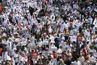 Aksi 2 Desember di Makassar, Massa Disambut Wali Kota hingga Gubernur Sulsel