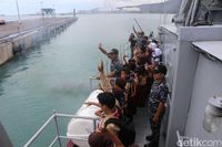 Joy Sailing Masyarakat Banten dengan KRI Todak-631