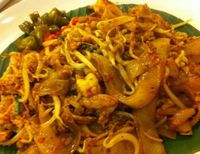 Siang Ini Enaknya Makan Kwetiau Sapi yang Mulur Gurih di Sini!