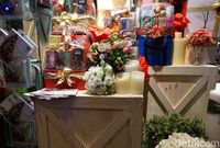 Gandeng Reza Rahardian, Almond Tree Adakan <i>'Reza's Magic Gift'</i> di Bulan Desember